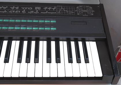 Yamaha-DX7 with Skyslip ROM1 cartridge